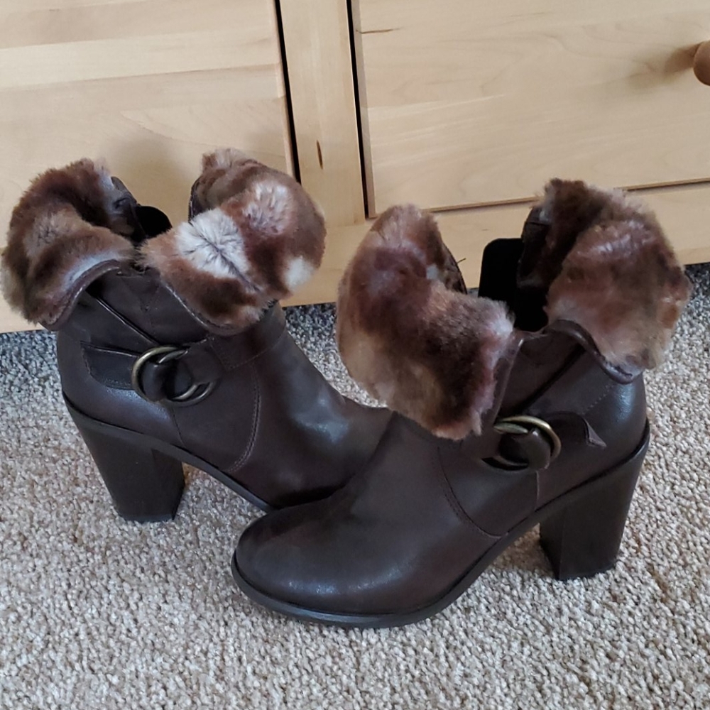 Meucci Booties - Picture 2 of 8